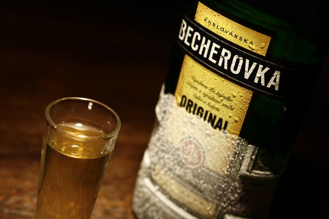 Come bere Becherovka?