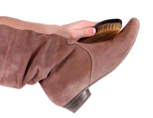 Come pulire le scarpe di camoscio a casa