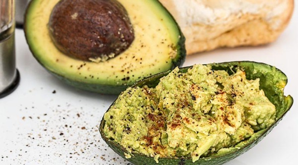 Come mangiare correttamente l'avocado