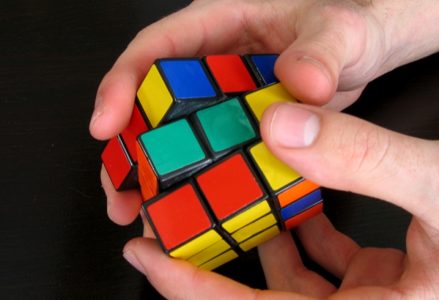 Come aggiungere un cubo di Rubik; raccogliere il cubo di Rubik 3x3, diagrammi di assemblaggio