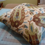 Come cucire una copertura su un cuscino decorativo con le tue mani - video passo dopo passo