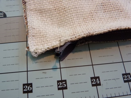 Come cucire una copertura su un cuscino decorativo con le tue mani - video passo dopo passo