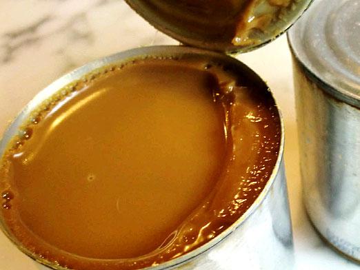 Come cucinare il latte condensato in una lattina?