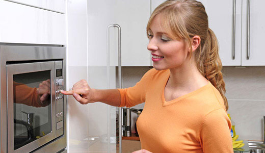 Come cucinare il latte condensato in una lattina?