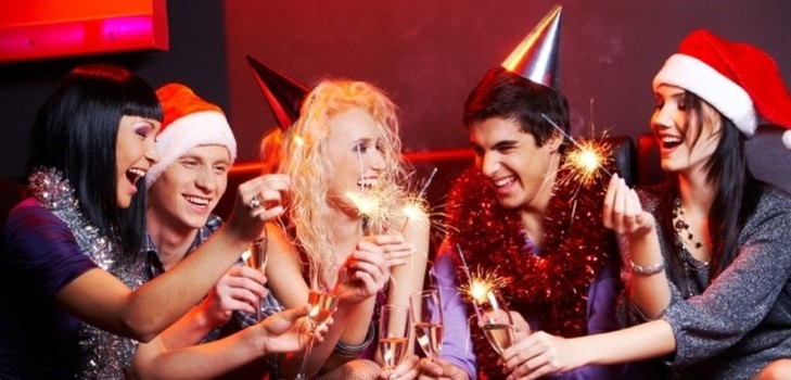 Che divertimento trascorrere il nuovo anno con gli amici 2016: idee originali