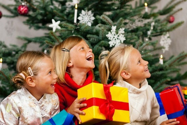 Concorsi per il nuovo anno 2017 Gallo: giochi e intrattenimento per la famiglia, grande azienda, azienda, scuola materna e scuola