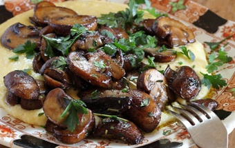 Funghi in scatola per l'inverno