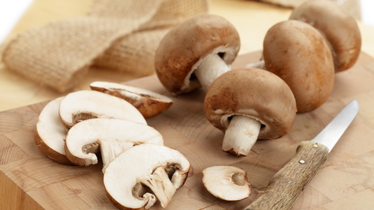 Funghi in scatola per l'inverno