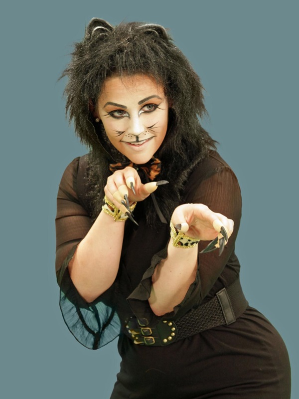 Trucco spaventoso per Halloween con le tue mani per ragazze e ragazze