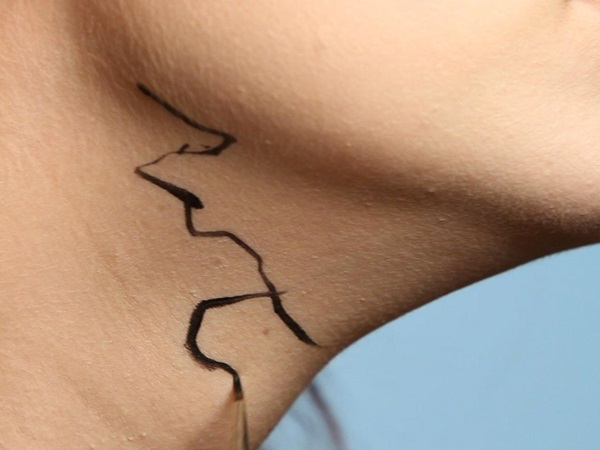 Trucco spaventoso per Halloween con le tue mani per ragazze e ragazze