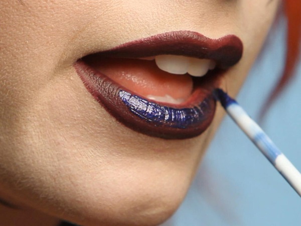 Trucco spaventoso per Halloween con le tue mani per ragazze e ragazze
