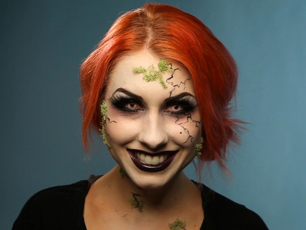 Trucco spaventoso per Halloween con le tue mani per ragazze e ragazze