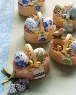 Decorazioni pasquali per il tavolo festivo
