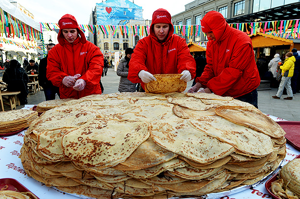Songs on Pancake Day: testi di canzoni di olio folk russo