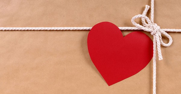 San Valentino 2016: idee regalo originali e le migliori congratulazioni