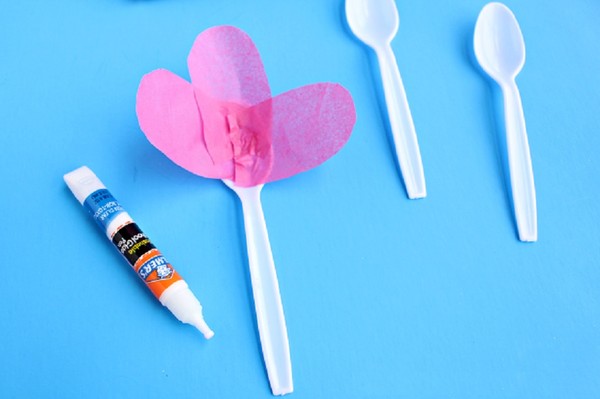 Artigianato per la festa della mamma con le proprie mani: per la scuola materna e 1a classe, per la scuola, dalla carta colorata, tovaglioli