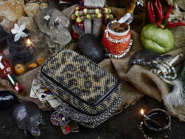 Cuscino per Cinderella: sacchetti frizione Piloutin di Christian Louboutin