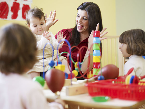 Congratulazioni per il Teacher's Day 2017 in prosa, poesia e immagini
