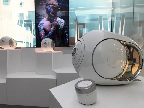 Rivoluzione del suono: diffusore wireless Devialet Gold Phantom
