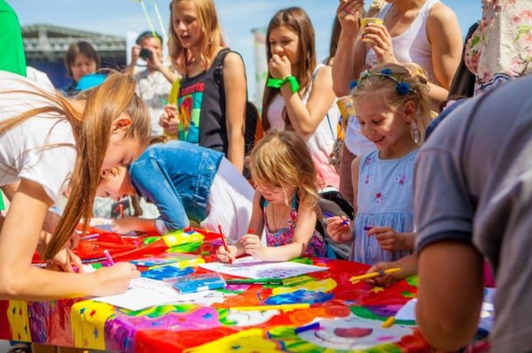 Idee per lo scenario per la Giornata dei bambini, così come il piano di classe per le vacanze del 1 ° giugno