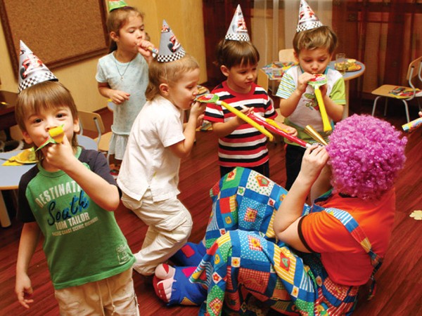 Idee per lo scenario per la Giornata dei bambini, così come il piano di classe per le vacanze del 1 ° giugno