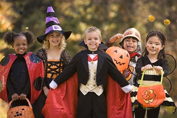 Scenario per Halloween per bambini, adolescenti, studenti delle scuole superiori, studenti Scenario per Halloween per bambini, adolescenti, studenti delle scuole superiori, studenti