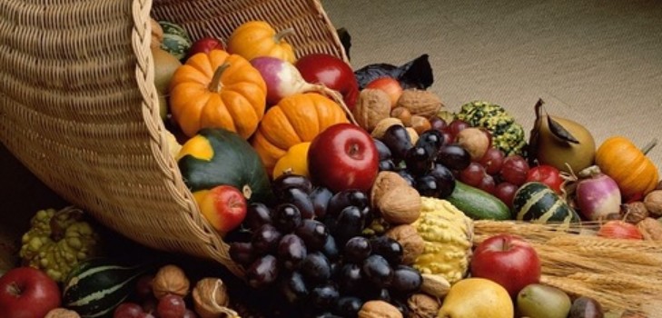 Scenario del Harvest Festival per scuola elementare, alunni senior, adulti e pensionati