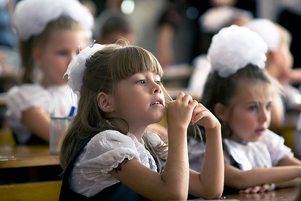 Poesie per la prima elementare sulla linea in onore del Knowledge Day, 1 settembre