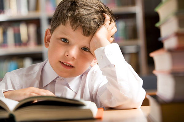 Poesie per la prima elementare sulla linea in onore del Knowledge Day, 1 settembre