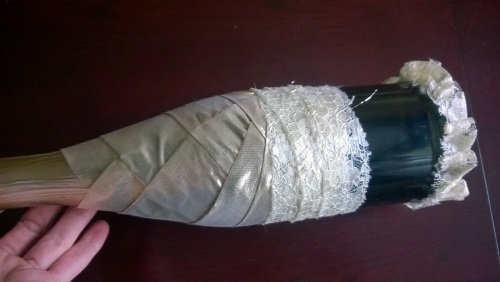 Decorare lo champagne nuziale con le tue mani