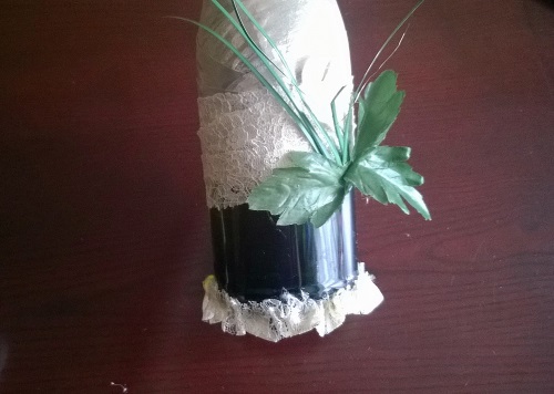 Decorare lo champagne nuziale con le tue mani