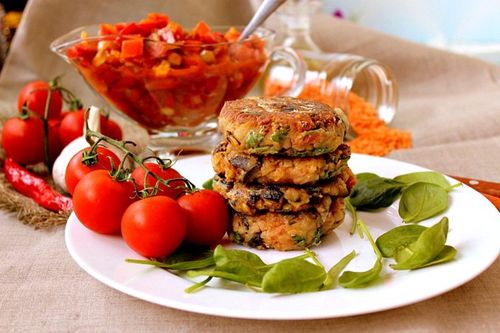 Come festeggiare il 23 febbraio al lavoro - lenticchie con salsa salsa in fretta