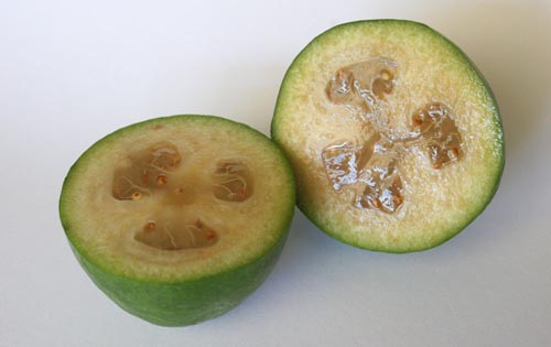 Feijoa con miele, una ricetta con una foto