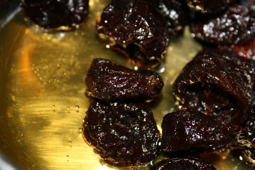 Ricetta per carne di manzo con prugne nel multivark - passo dopo passo con la foto