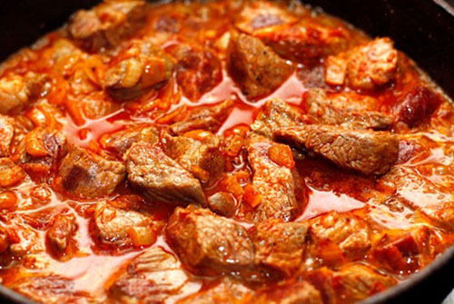 Goulash di manzo con patate