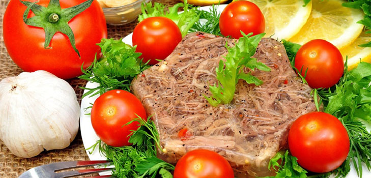 Ricette di un raffreddore con foto fatte passo dopo passo - da maiale, stinco, manzo, cosce di pollo, con gelatina