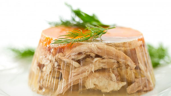 Ricette di un raffreddore con foto fatte passo dopo passo - da maiale, stinco, manzo, cosce di pollo, con gelatina