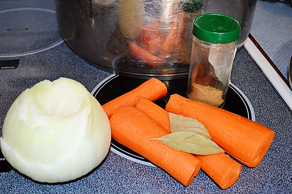 Ricette di un raffreddore con foto fatte passo dopo passo - da maiale, stinco, manzo, cosce di pollo, con gelatina