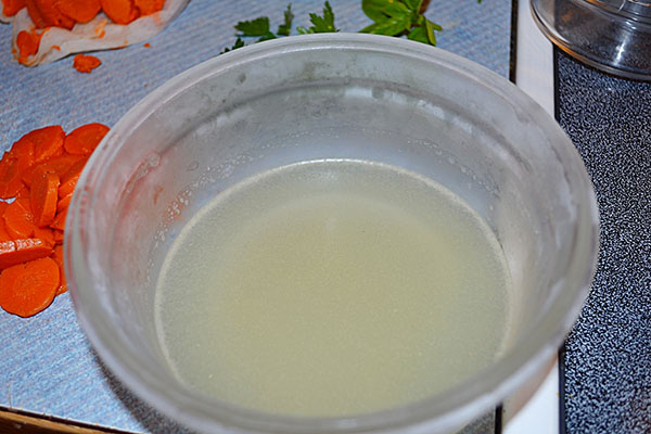 Ricette di un raffreddore con foto fatte passo dopo passo - da maiale, stinco, manzo, cosce di pollo, con gelatina