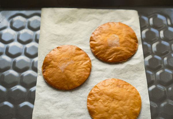 Idea per il pranzo: mini piccante pizza con gamberi