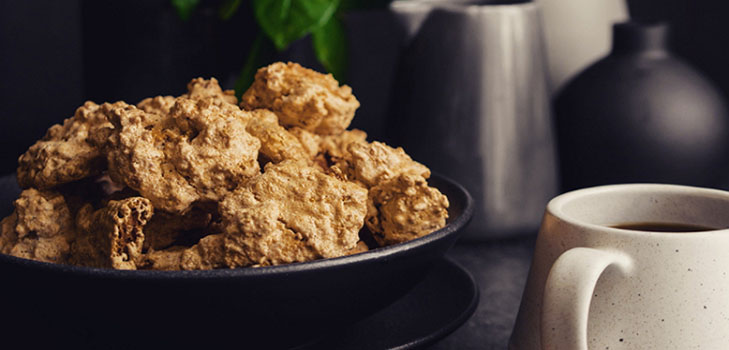 Elegante e semplice ricetta per la meringa di noce