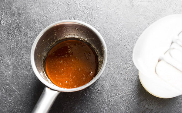 Elegante e semplice ricetta per la meringa di noce