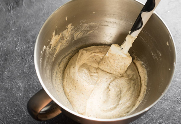 Elegante e semplice ricetta per la meringa di noce