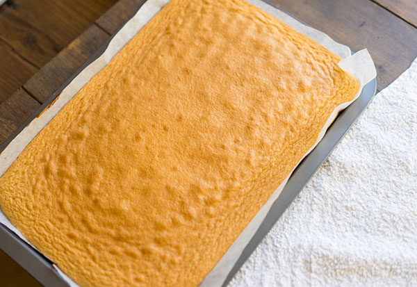 Una ricetta raffinata: un rotolo con crema cremosa