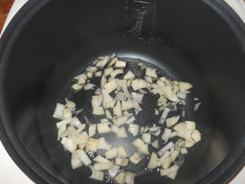 Maiale in una salsa cremosa in un multivarch