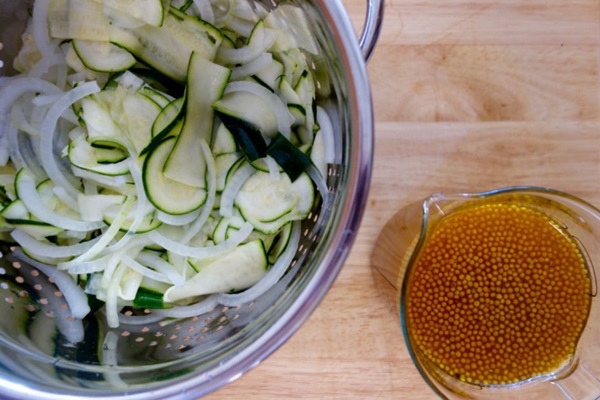 Zucchine piccanti in coreano - la ricetta più deliziosa per l'inverno