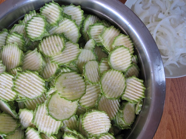 Zucchine piccanti in coreano - la ricetta più deliziosa per l'inverno