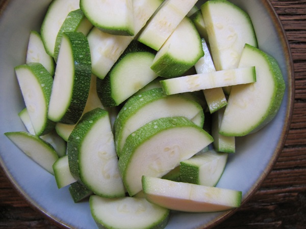 Zucchine piccanti in coreano - la ricetta più deliziosa per l'inverno