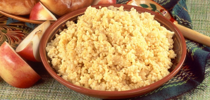 porridge di miglio porridge in una ciotola