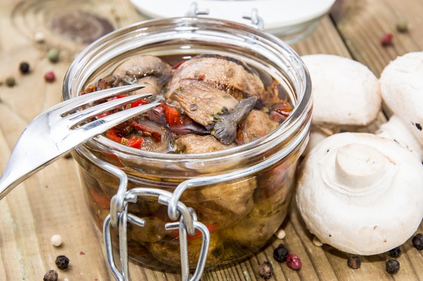 Come mettere funghi a casa - ricette per l'inverno nelle banche